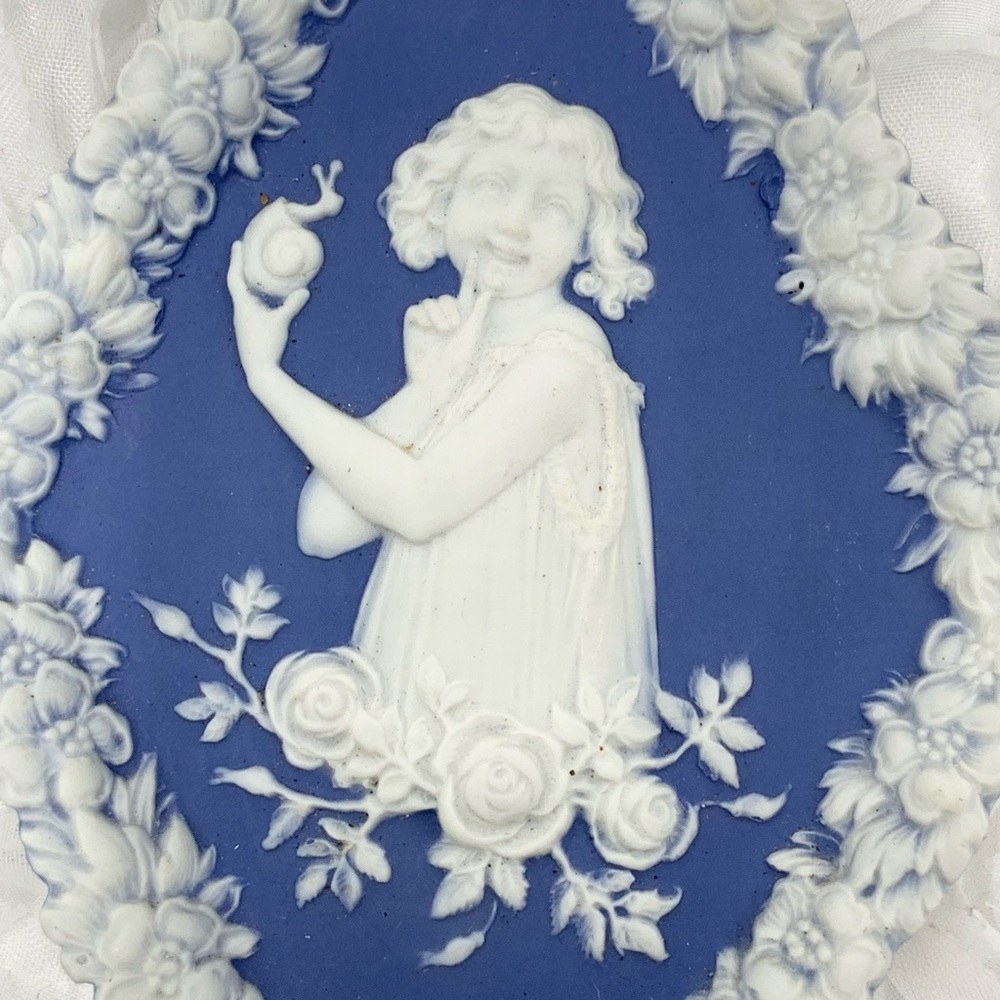 Incolay - stone piece.